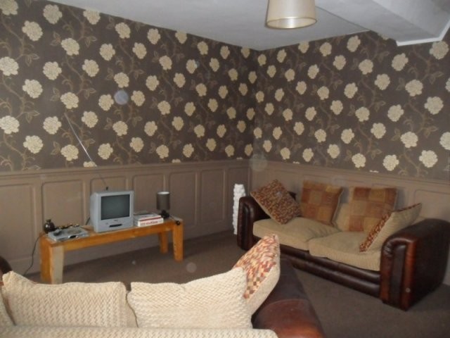 Village House, Central Heating - 2