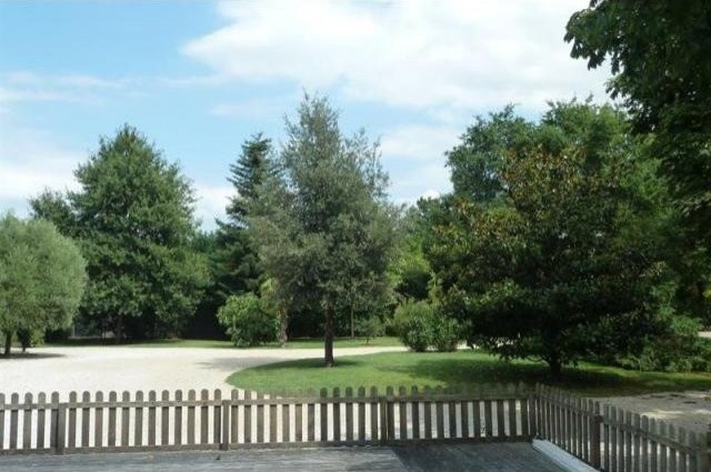 5 bedroom House For Sale: 33000 BORDEAUX - 2