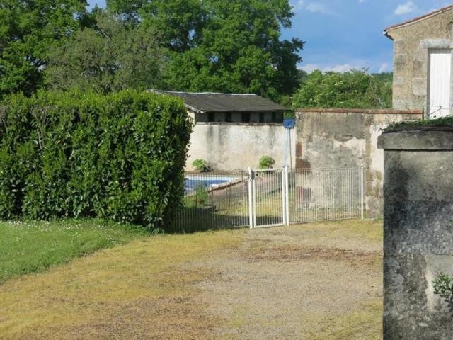 6 bedroom House For Sale: 87000 LIMOGES - 2