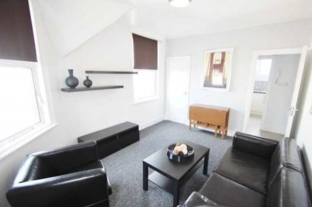 1 Bed Flat/Apartment To Let in London - 2