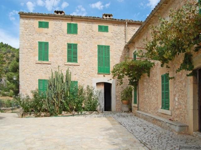 18th century mansion near Alaro - 2