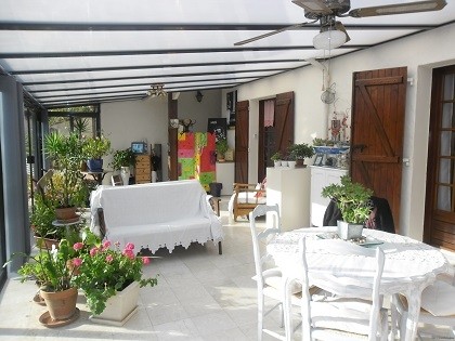 4-bed property with lovely, large garden - 2