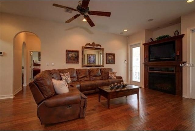 4 bedroom Property For Sale: 13227.. - 2