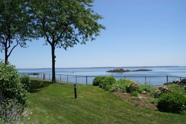2 bedroom Condominium For Sale: Rye..