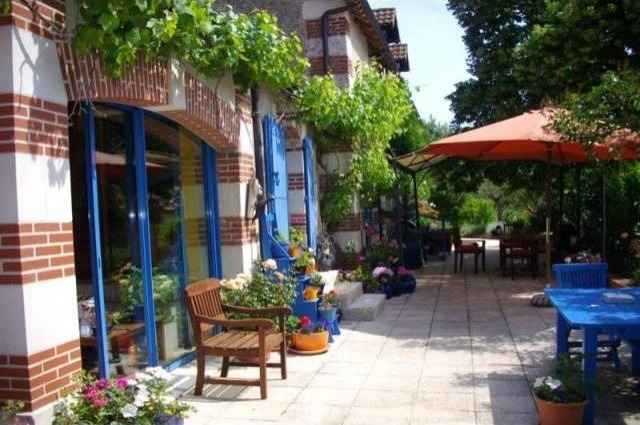 8 bedroom Character For Sale: 36210 DUN.. - 2