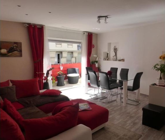 Minimalist three bed in Carre d'Or