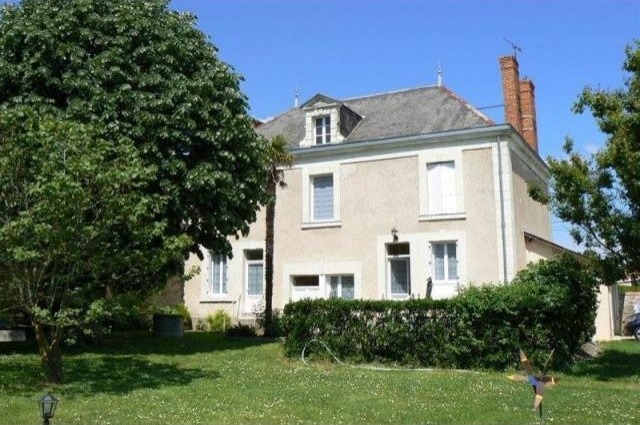 4 bedroom House For Sale: 86200 PROCHE..