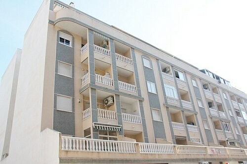 * 2 BED APARTMENT TORREVIEJA