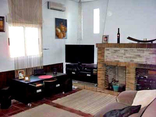 Bargain Villa Near Canals - 2