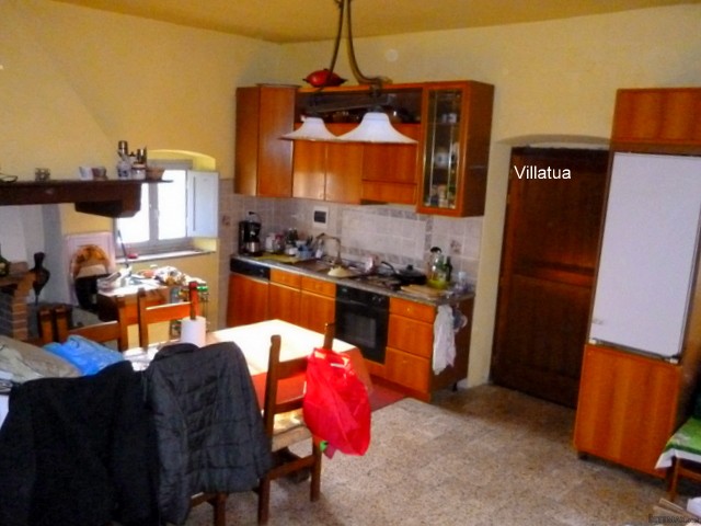 Country/farmhouse - For Sale - East of.. - 2