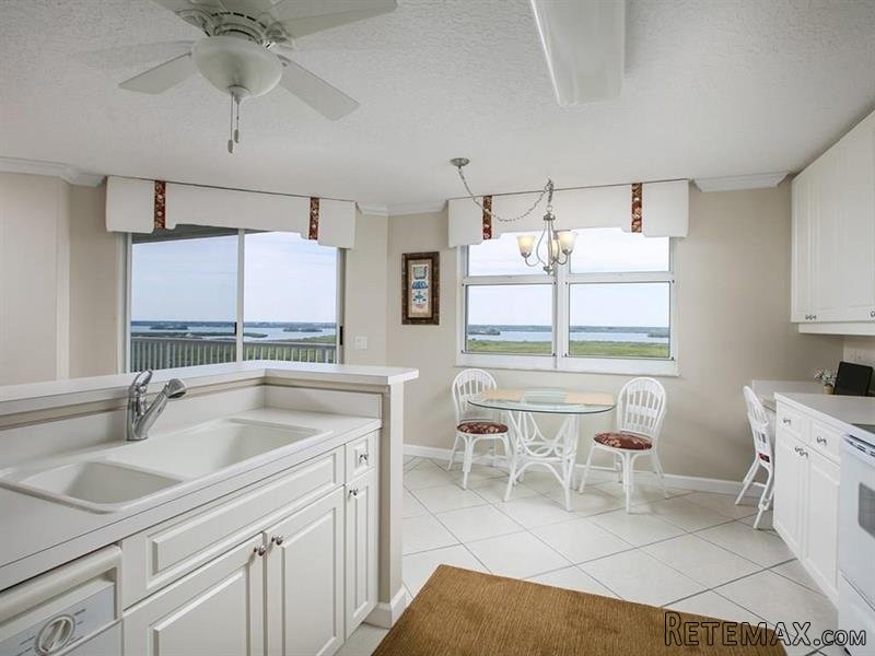 3 bedroom Flat For Sale: 5049 N Highway.. - 2