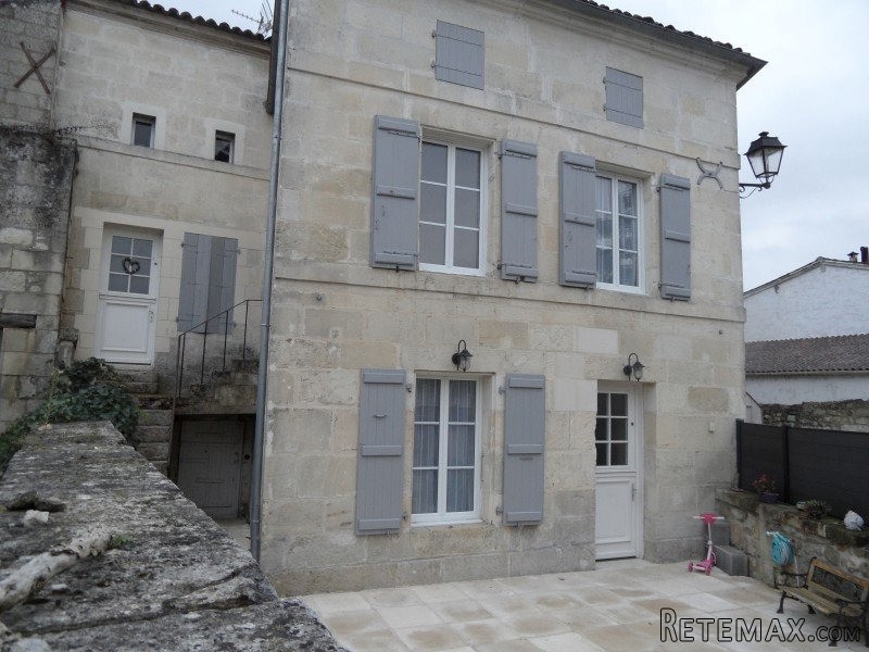 Pretty Stone House With Courtyard Garden