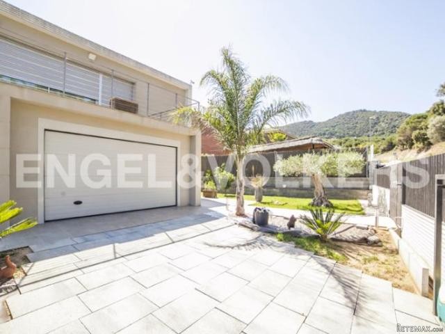Newly built in Cabrils, minimalist style - 2