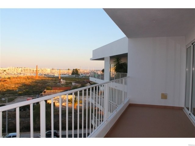 LARGE THREE BEDROOM APARTMENT WITH..