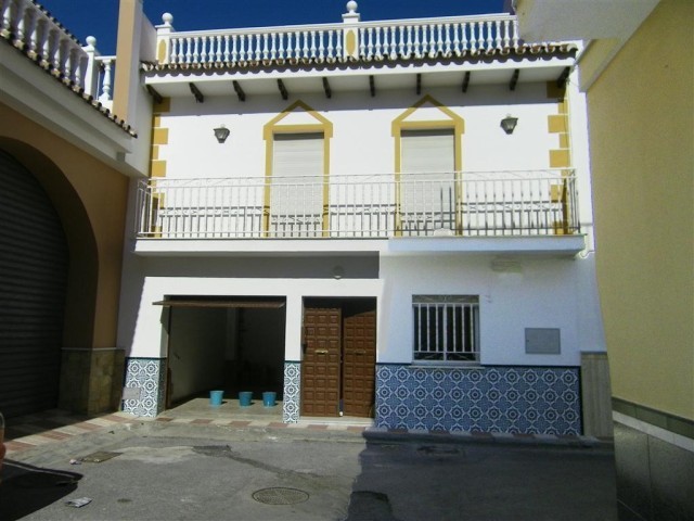 Town House - A quaint and typical..