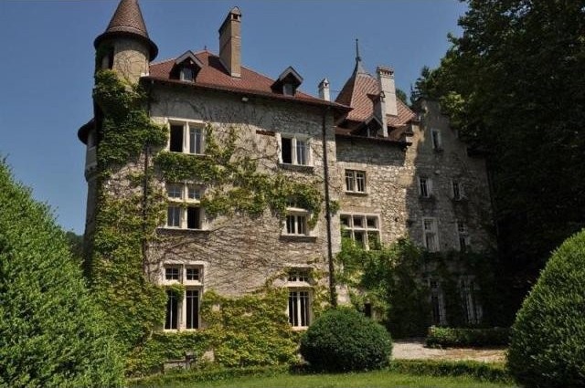 12 bedroom Castle For Sale: 73170 LA..