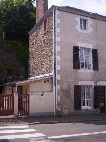 Vente Maison 4 Pieces De 68 M2 53300..