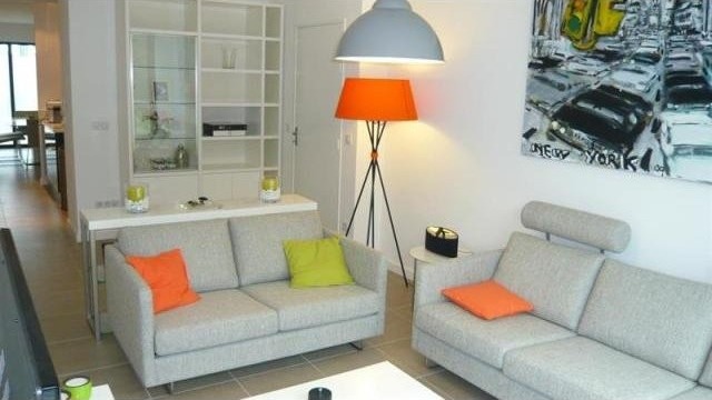 2 bedroom Flat For Sale: 17570 LA.. - 2