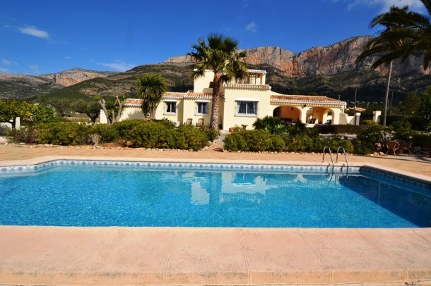 3 Bedroom 2 Bathroom Villa Javea 3* - 2