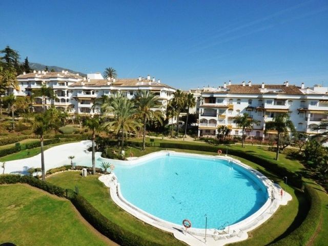Apartment - A fantastic corner unit..