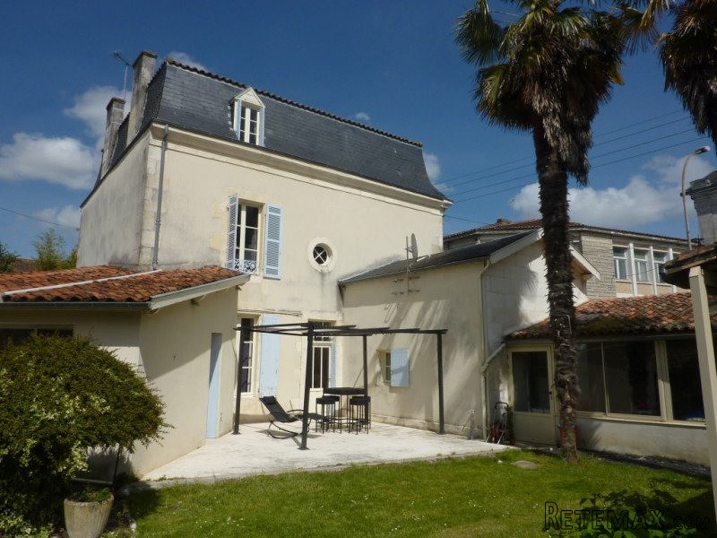Spacious Townhouse With Garden