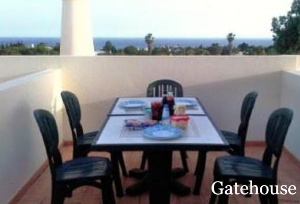 2 Bed Apartment With Roof Terrace & Sea..