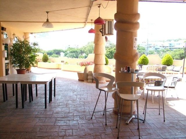 Commercial - Bar / restaurant freehold..