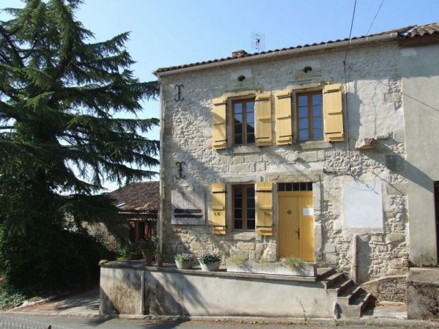 Superb Stone Property With Barn..