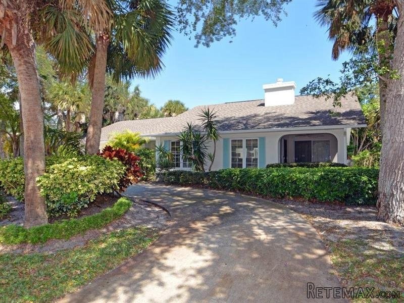 3 bedroom House For Sale: 601 Iris.. - 2