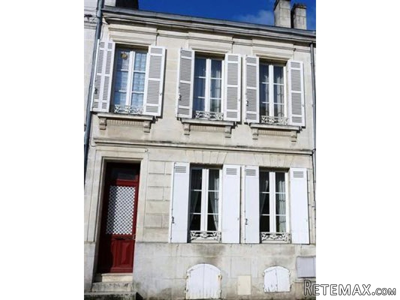 3 Bedrooms - Town House -..