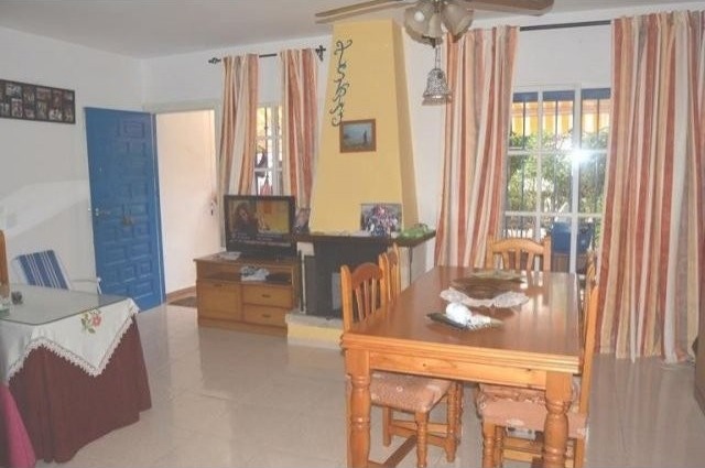Town House - Adosada en urbanizacion.. - 2
