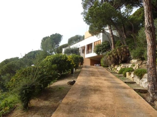 5 bedroom Detached House For Sale:..