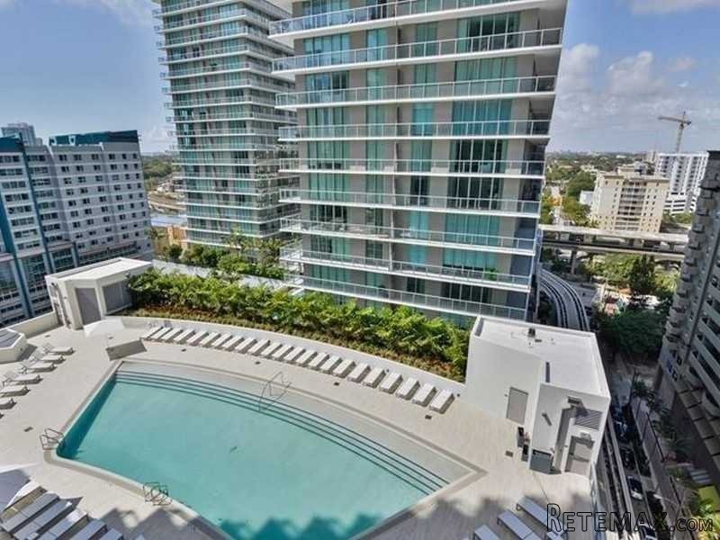 1 bedroom Flat For Sale: 1100 S Miami.. - 2