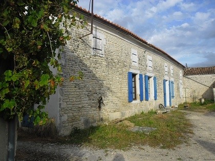 Lovely country property to renovate