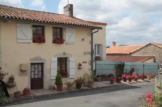 Pretty Stone Cottage With Independent..
