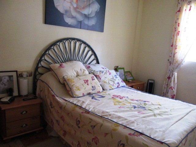 2 bedroom single level bungalow for sale - 2