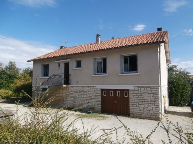 5 bed bungalow to update - Very close..