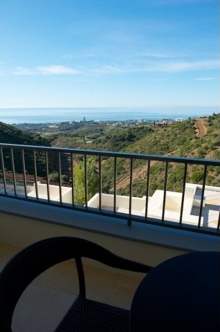 APARTMENT FOR SALE LOS MONTEROS