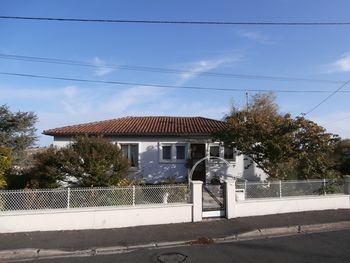 Lovely Bungalow In The Center Of..