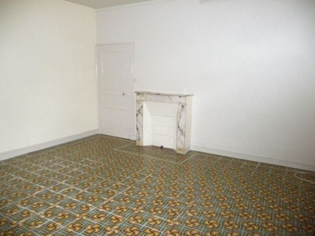 Nice House, Good Family Home - 2