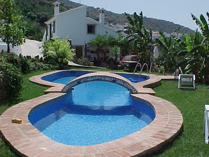 Villa for Sale in Sayalonga 352.000..