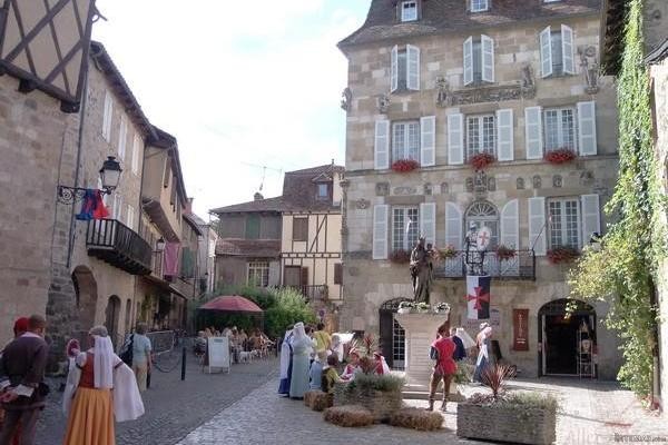 Beaulieu-sur-Dordogne : Commercial /..