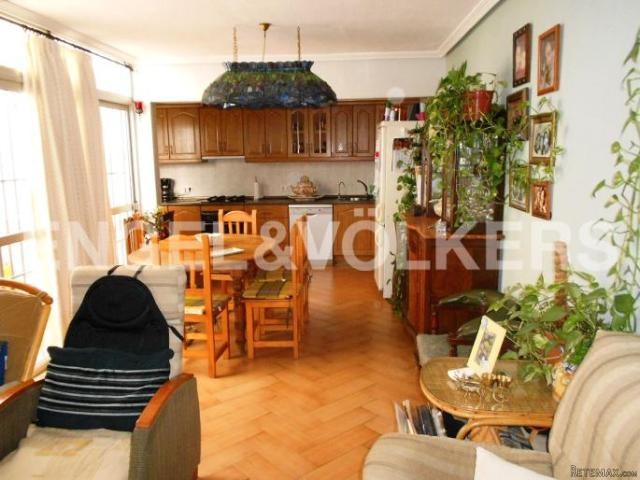 Detached house in the center of..