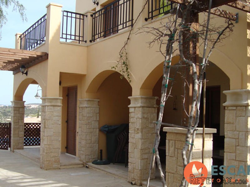 Luxury Apartment In Theseus Village - 2