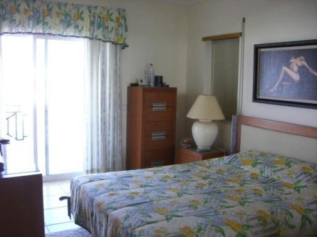 3 BED APARTMENT CLOSE TO TOWNWITH SEA.. - 2