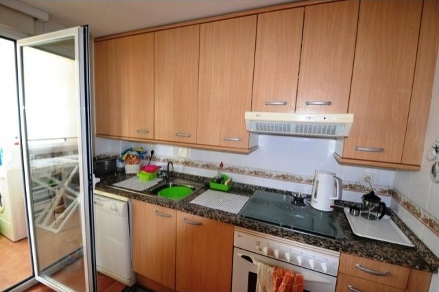 Lovely 3 Bedroom 2 Bathroom Apartment.. - 2