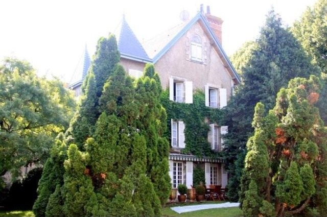 7 bedroom Manor House For Sale: 63000..