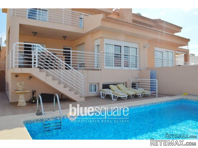 Semi-detached villa with panoramic views
