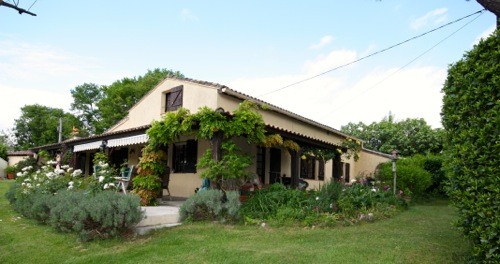 Attractive 4-bedroomed stone property.. - 2