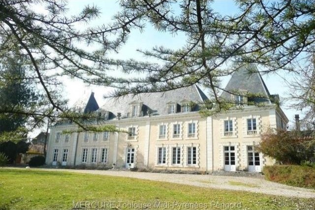 8 bedroom Castle For Sale: 24320.. - 2